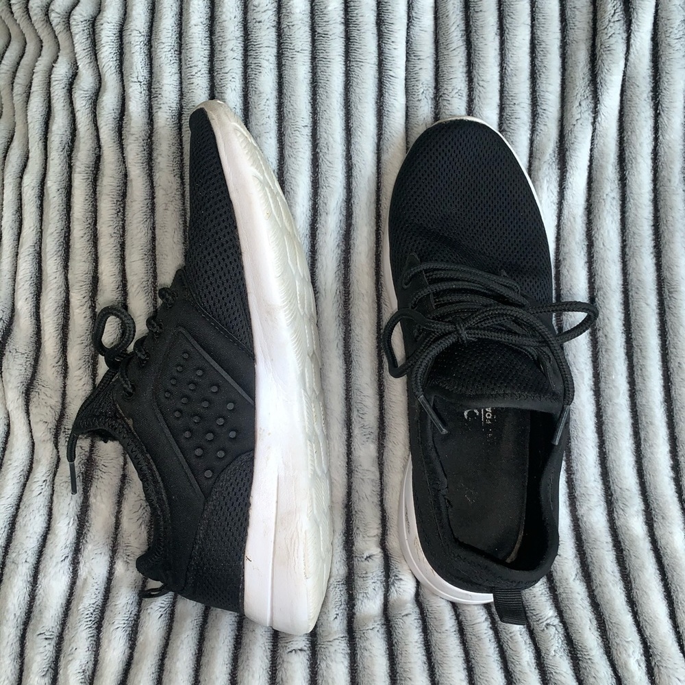 Atmosphere athletic shoes